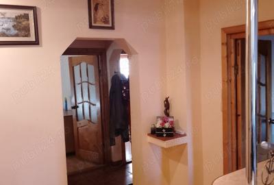 Apartament cu 3 camere decomandat în Tisău - 1