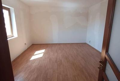 Casă cu 4 camere cu Teren 1130 Mp în Central - 11