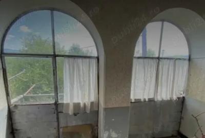Apartament cu 2 camere decomandat în Coman - 2