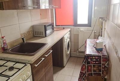 Apartament cu 2 camere semidecomandat în Mircea cel Bătrân