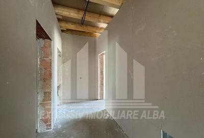 Casă individuală cu 4 camere cu Canalizare în Micești - 2