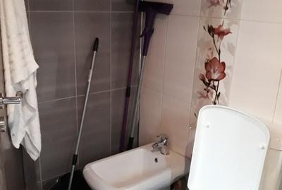 Apartament cu 3 camere decomandat în Runcu - 8