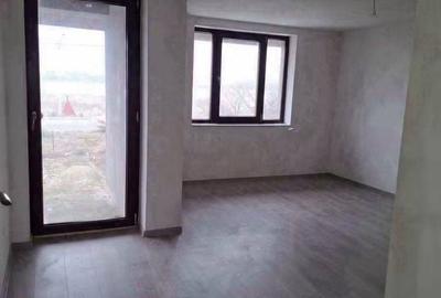 Casă cu 6 camere cu Teren 517 Mp în Central