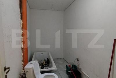 Apartament cu 3 camere în Valea Adâncă