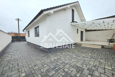 Casă individuală cu 3 camere cu Canalizare în Cristian - 2
