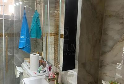 Apartament cu 4 camere semidecomandat în Dacia