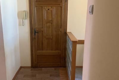 Apartament cu 3 camere decomandat în Central - 1