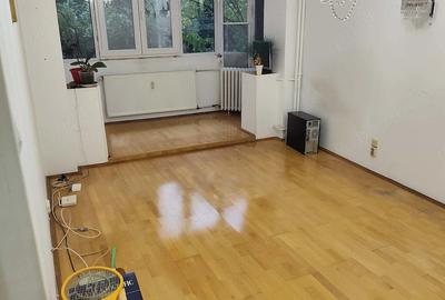 Apartament cu 2 camere decomandat în Ultracentral