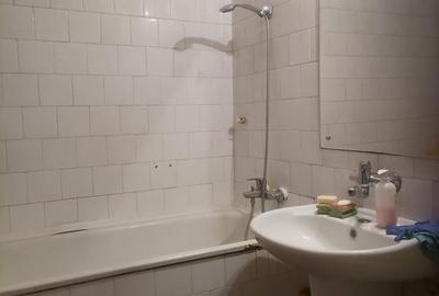 Apartament cu 3 camere decomandat în Baba Novac