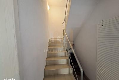 Casă cu 4 camere în Schei