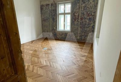 Casă individuală cu 10 camere cu Canalizare în Central - 7