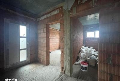 Casă cu 3 camere cu Teren 284 Mp în Moșnița Nouă