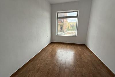 Spațiu comercial, de 195 mp, în Central - 13