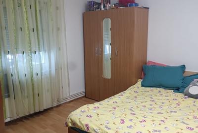 Apartament cu 2 camere decomandat în Broșteni