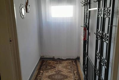 Apartament cu 3 camere semidecomandat în Central - 2