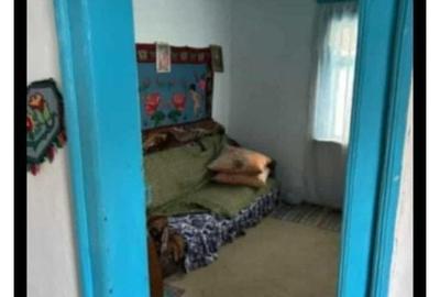 Casă cu 2 camere cu Teren 1600 Mp în Central - 1