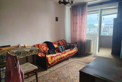 Apartament cu 3 camere decomandat în Sud