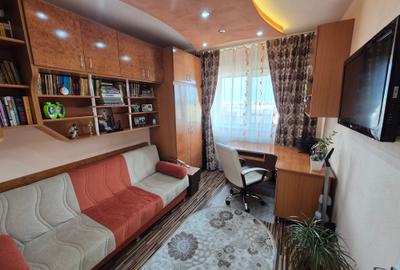 Apartament cu 4 camere semidecomandat, mobilat în Micălaca - 11