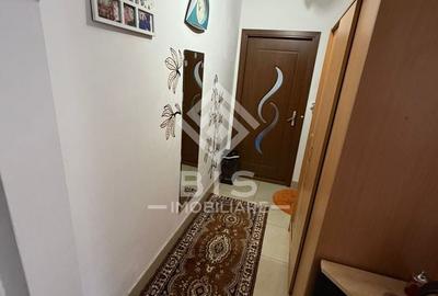 Apartament cu 3 camere semidecomandat în Decebal - 5