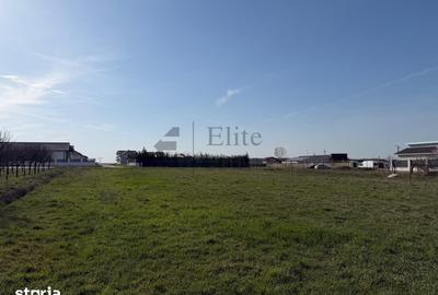 Casă cu 5 camere cu Teren 2195 Mp în Sânmartin