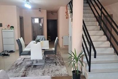 Casă cu 4 camere cu Teren 215 Mp în Coșteiu
