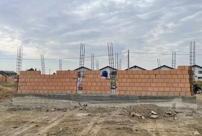 Casă cu Teren 275 Mp în 1 Decembrie - 1