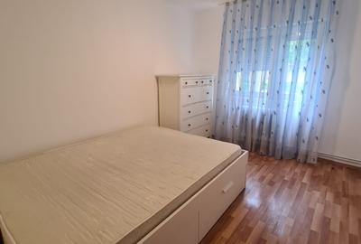 Apartament cu 3 camere decomandat în Exterior Vest