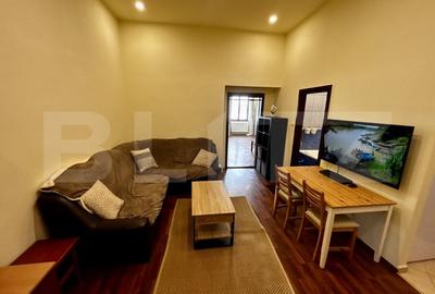 Apartament cu 2 camere decomandat, mobilat în Central