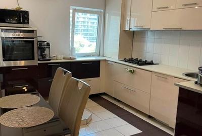 Apartament cu 4 camere decomandat în Plopilor - 4