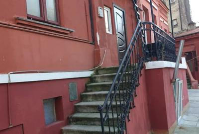 Apartament cu 3 camere nedecomandat în Armeneasca