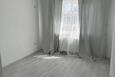Garsonieră semidecomandată în Titan
