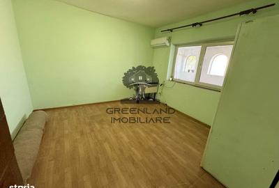 Casă cu 3 camere decomandat în Central