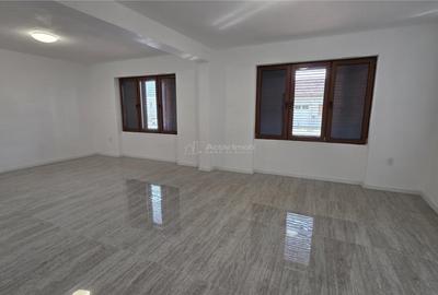 Spațiu comercial, de 130 mp, în Răcășdia