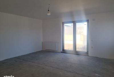 Casă cu 4 camere în Central - 2