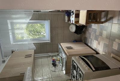 Apartament cu 3 camere semidecomandat în Trivale