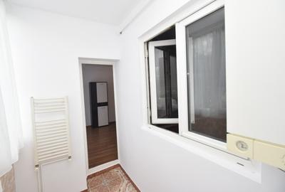 Apartament cu 3 camere decomandat în Crângași