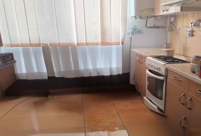 Garsonieră decomandată în Iris
