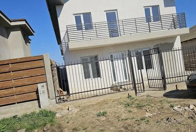 Casă cu 6 camere cu Teren 138 Mp în Lumina