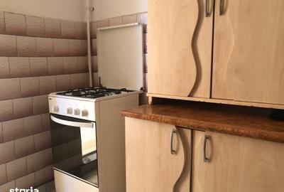 Apartament cu 2 camere semidecomandat în Ostroveni