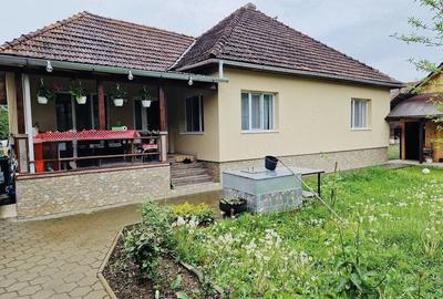 Casă cu 4 camere cu Teren 1345 Mp în Central - 1