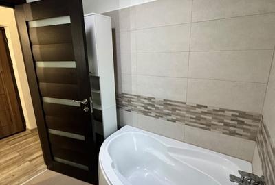 Apartament cu 2 camere decomandat în Jiului