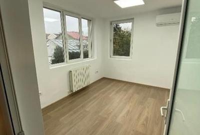 Casă individuală cu 13 camere cu Canalizare în Titulescu - 10
