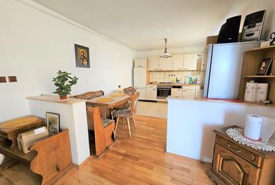Apartament cu 6 camere semidecomandat, mobilat în Borhanci