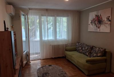 Apartament cu 2 camere semidecomandat, mobilat în Giurgiului
