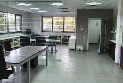 Spațiu industrial, de 2,400 mp, în Central - 3