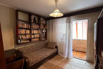 Apartament cu 4 camere decomandat în Poarta 6 - 17