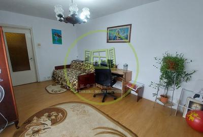 Apartament cu 2 camere decomandat în 1 Mai