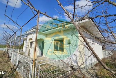 Casă cu 4 camere cu Teren 1200 Mp în Tămășeni - 1