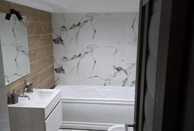 Apartament cu 3 camere semidecomandat în Central