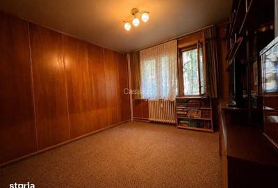 Apartament cu 3 camere decomandat în Tineretului